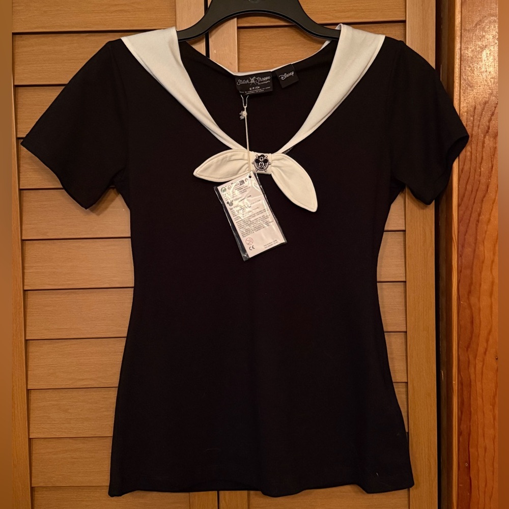 Stitch Shoppe Loungefly Disney Mickey Steamboat Willie Sailor Collar Shirt Pin - Picture 3 of 5